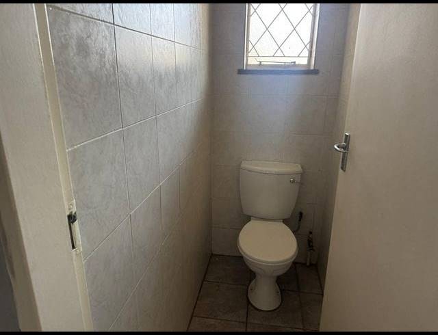 3 BEDROOM FREEHOLD FOR SALE IN BRENTHURST